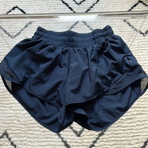 Lululemon navy blue hotty hot shorts 2.5” size 2 low waist